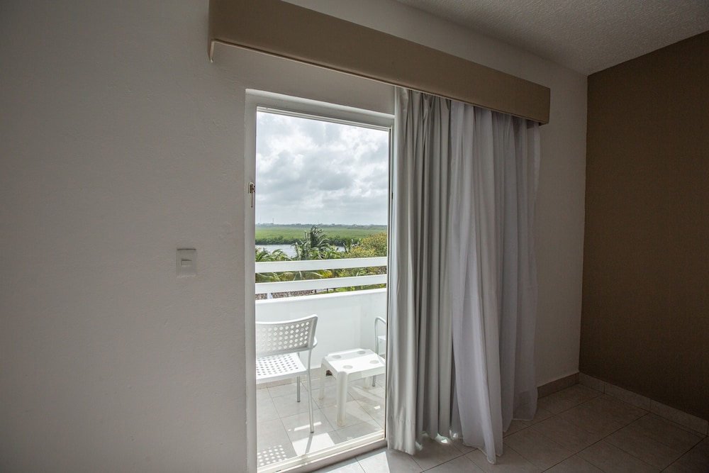 Habitación Estandar del hotel Ocean View Cancun Arenas. Foto 2