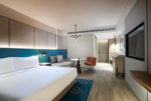 Habitación Doble con cama grande Club Premier del hotel Amari Bangkok