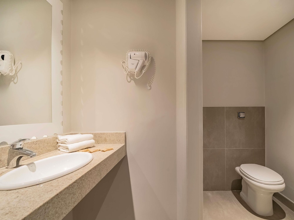 Habitación Standard con 2 camas individuales del hotel Ibis Styles Sorocaba Santa Rosalia. Foto 7