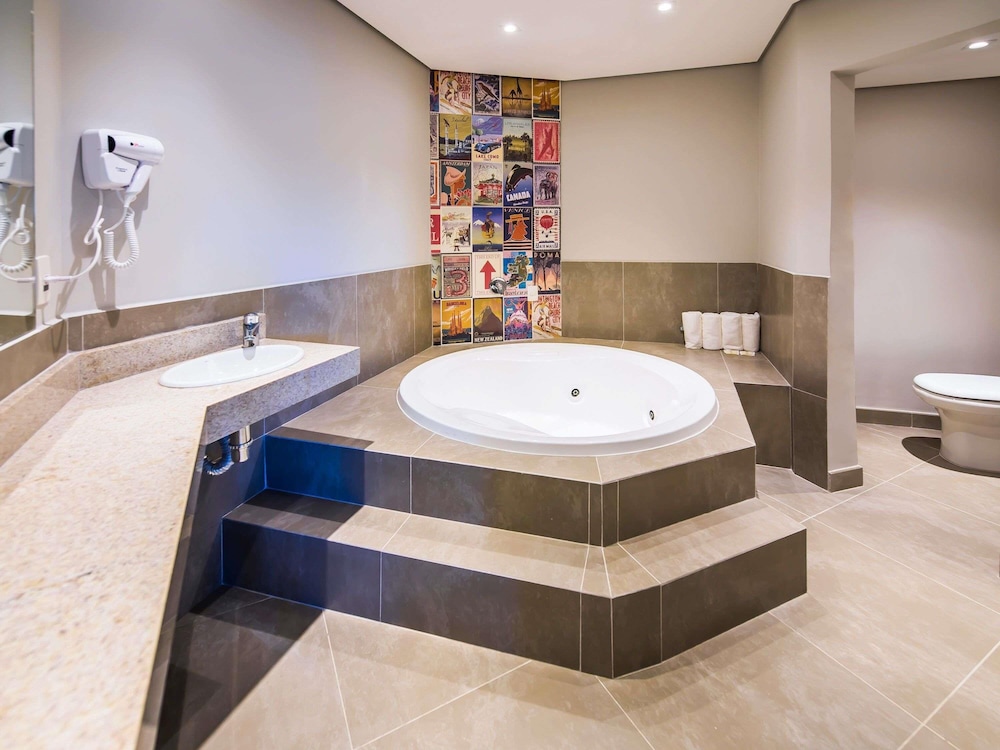 Suite superior con 1 cama doble del hotel Ibis Styles Sorocaba Santa Rosalia. Foto 6