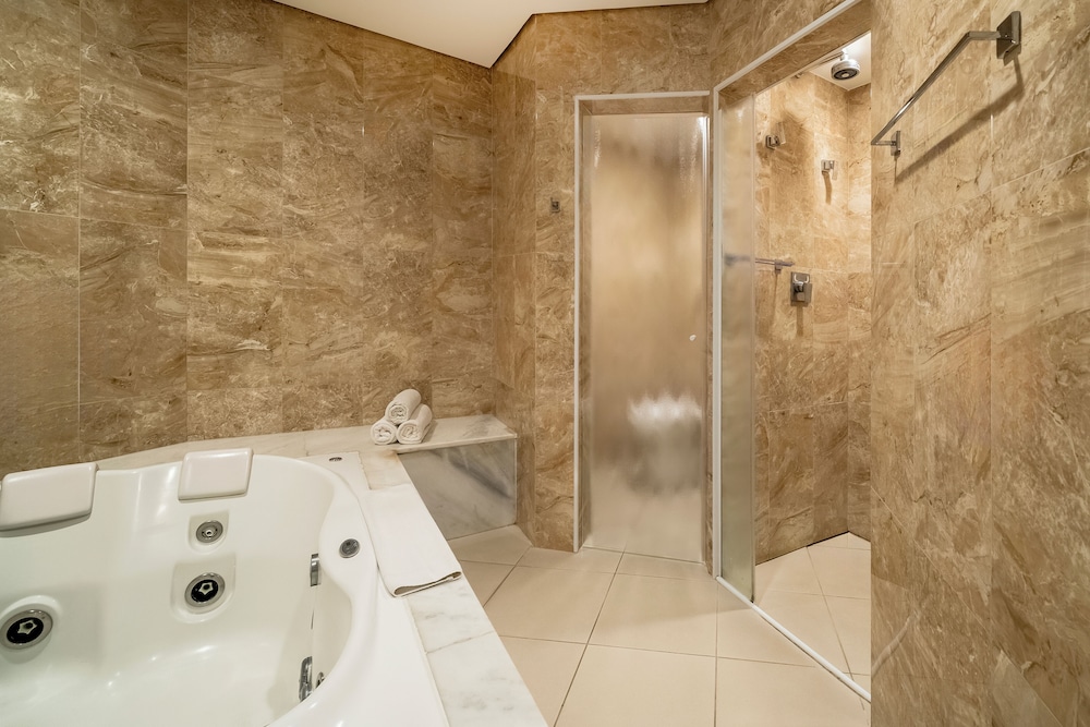 Suite superior con 1 cama doble del hotel Ibis Styles Sorocaba Santa Rosalia. Foto 9