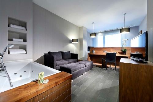 Suite Junior del hotel Eurostars Madrid Congress. Foto 2