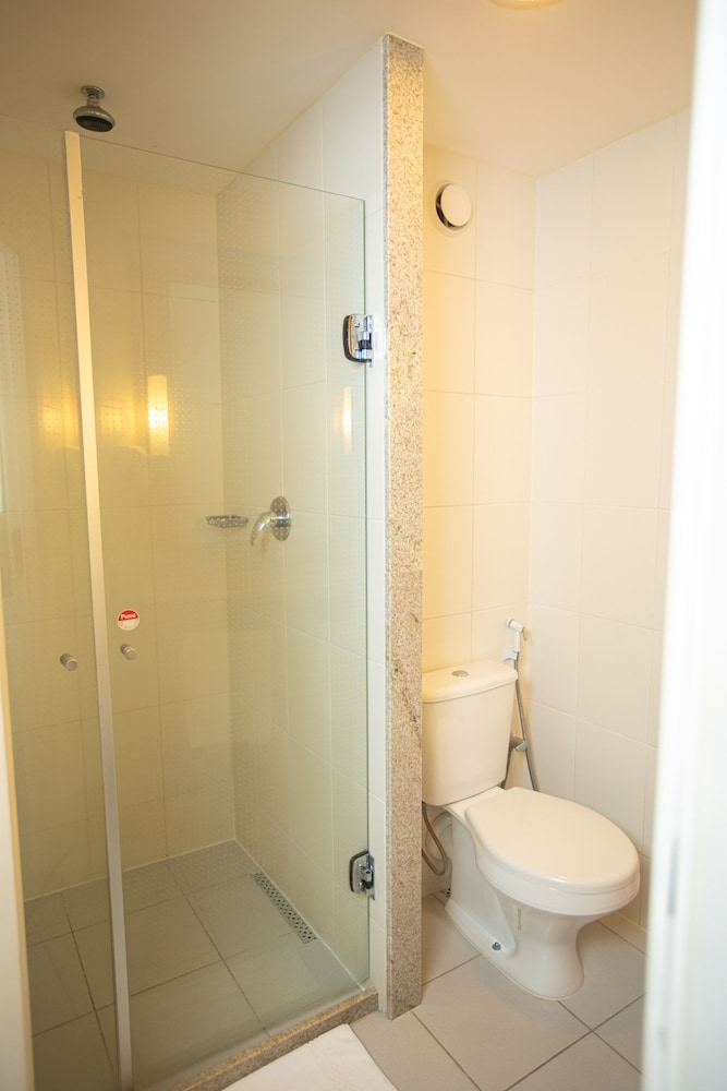 Habitación Standard con 2 camas individuales del hotel Ibis Vitoria Praia Do Canto. Foto 11