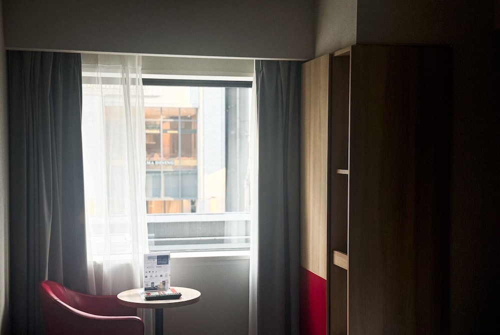 Habitación estándar, 1 cama de matrimonio grande del hotel Ibis Osaka Umeda. Foto 3