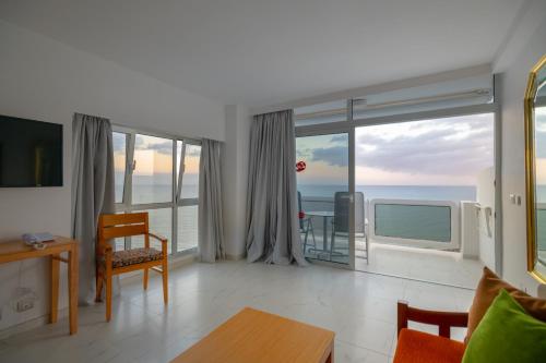 Habitación Individual Superior con vistas al mar del hotel Europalace. Foto 10