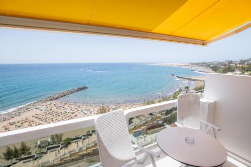 Suite Junior Superior con vistas al mar del hotel Europalace. Foto 10