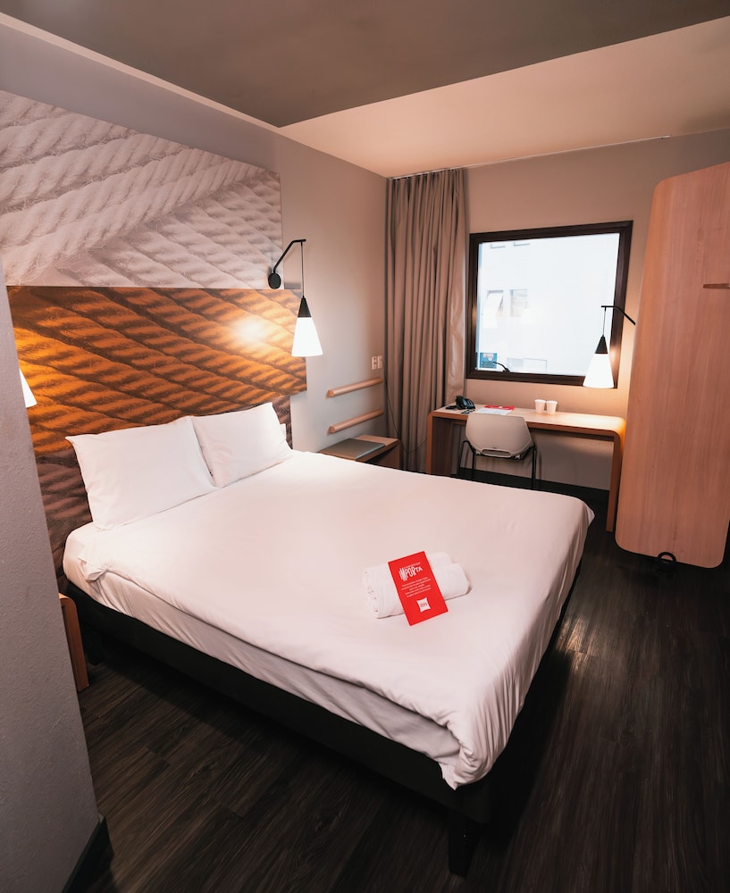 Apartamento con vistas al mar y 1 cama doble del hotel Ibis Santos Gonzaga Praia. Foto 1