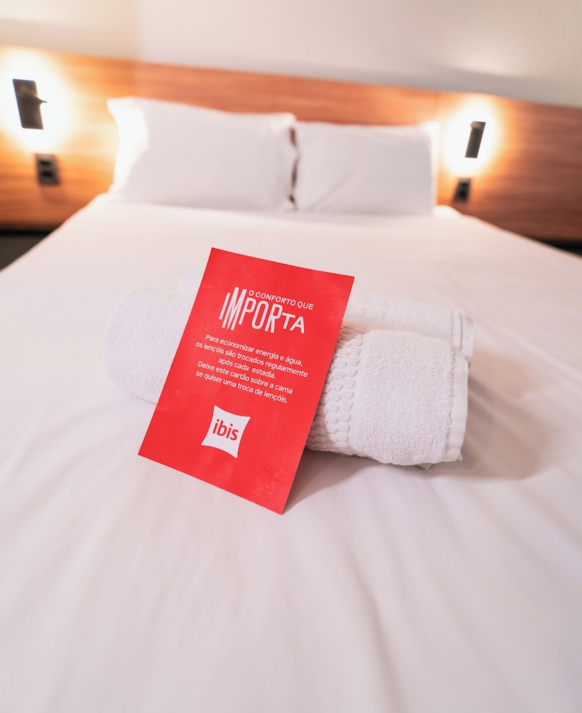 Apartamento con vistas al mar y 1 cama doble del hotel Ibis Santos Gonzaga Praia. Foto 5