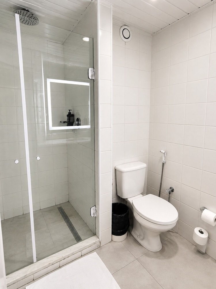 Apartamento con vistas al mar y 1 cama doble del hotel Ibis Santos Gonzaga Praia. Foto 7