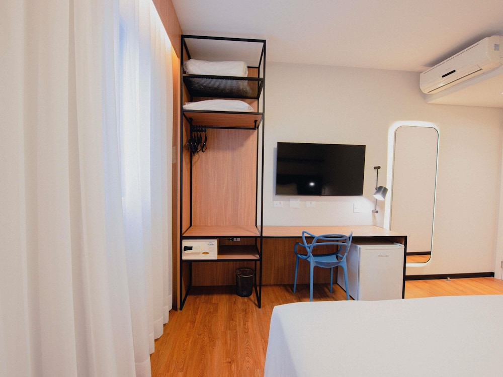 Habitación Estándar - 1 cama doble del hotel Ibis Curitiba Shopping. Foto 4