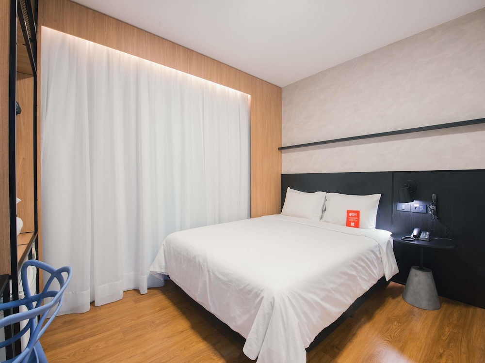 Habitación Superior adaptada con 1 cama doble del hotel Ibis Curitiba Shopping. Foto 6