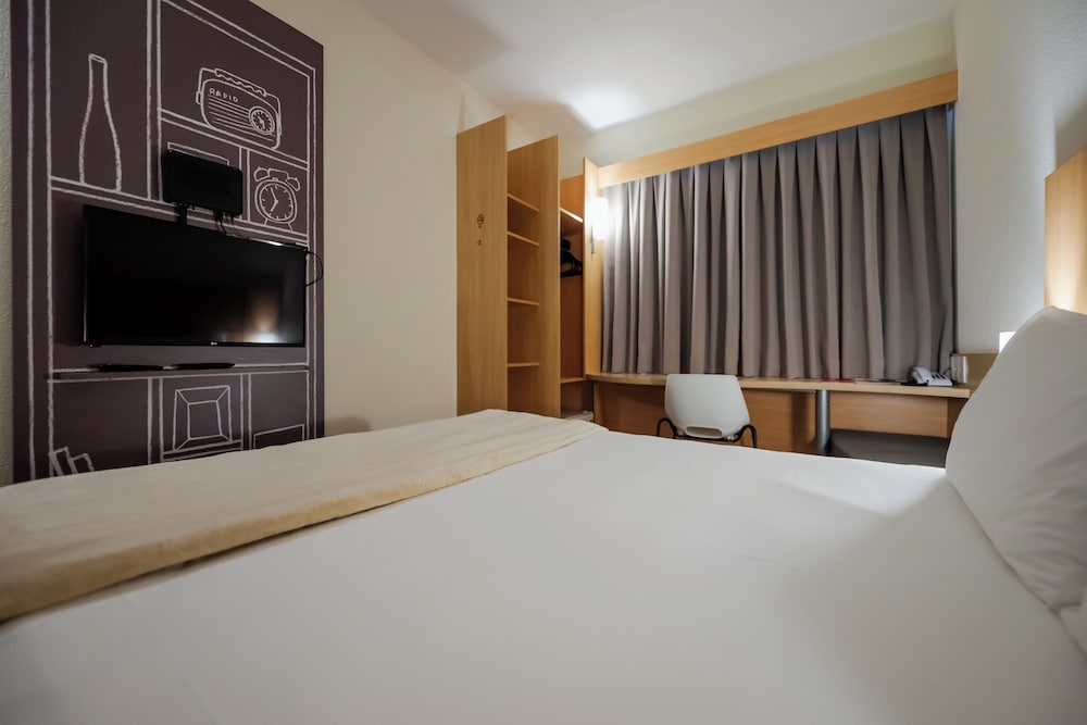 Habitacion Standard con 1 cama doble del hotel Ibis Florianopolis. Foto 2