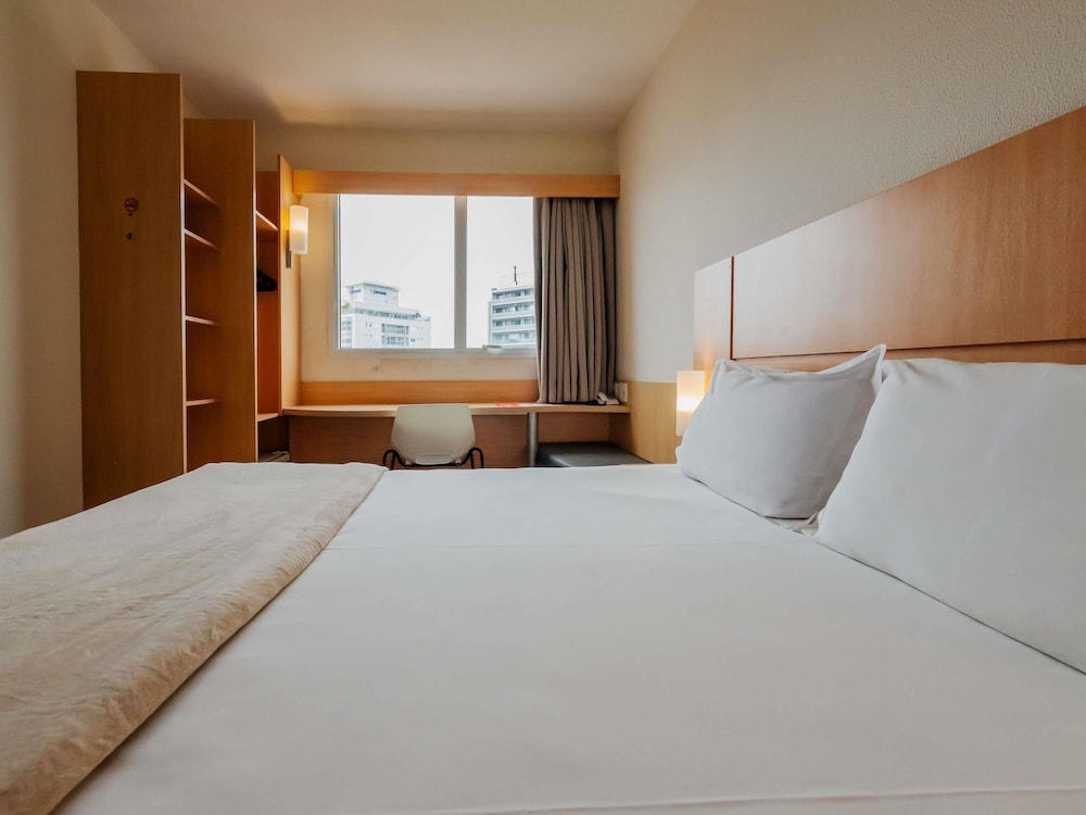 Habitacion Standard con 1 cama doble del hotel Ibis Florianopolis. Foto 9