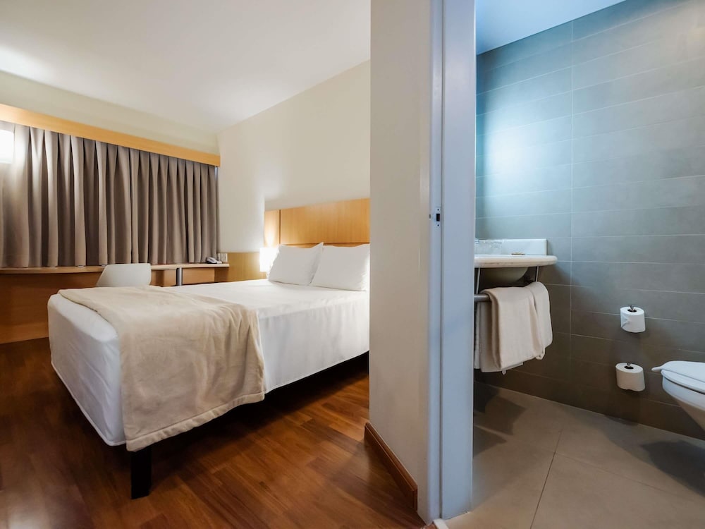 Habitacion Standard con 1 cama doble del hotel Ibis Florianopolis. Foto 10