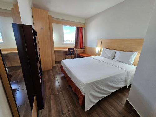 Habitacion Standard con 1 cama doble del hotel Ibis Mossoró. Foto 1