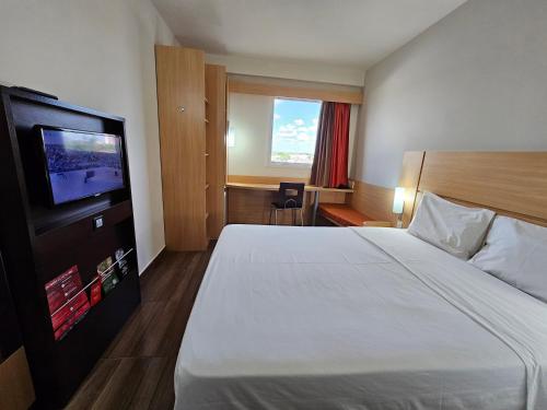 Habitacion Standard con 1 cama doble del hotel Ibis Mossoró. Foto 8
