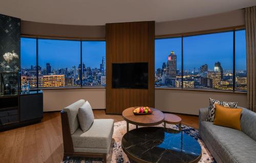 Panoramic Executive Suite with Lounge Access del hotel Millennium Hilton Bangkok