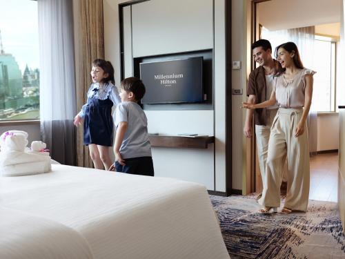 Suite Familiar del hotel Millennium Hilton Bangkok. Foto 3