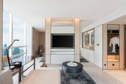 Suite Executive con terraza del hotel Pathumwan Princess. Foto 6