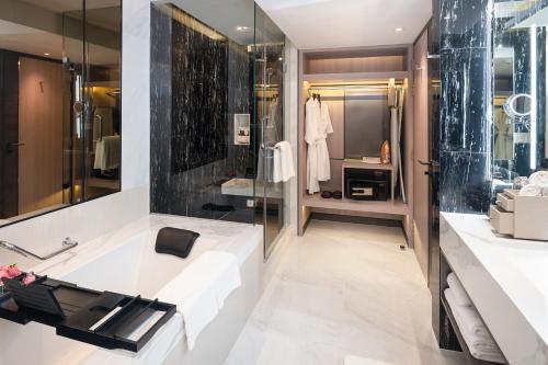 Suite Familiar de 2 dormitorios del hotel Pathumwan Princess. Foto 1