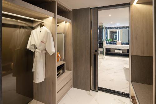 Suite Junior Premier con cama extragrande del hotel Pathumwan Princess