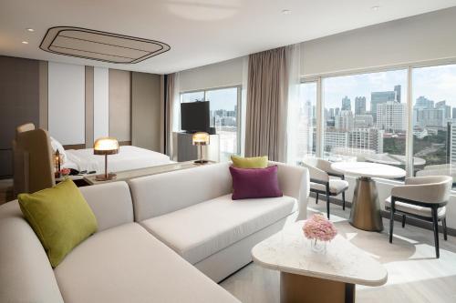 Suite Premier con cama extragrande del hotel Pathumwan Princess
