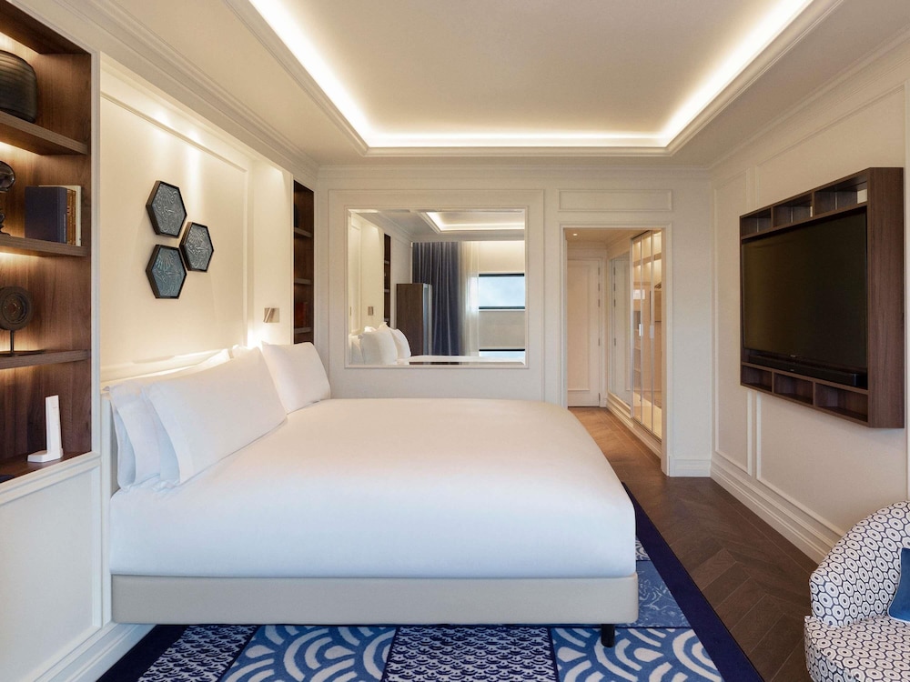 Habitación superior, 1 cama de matrimonio, vistas a la ciudad del hotel Sofitel Barcelona Skipper. Foto 9