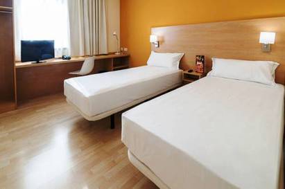 Habitación doble 2 camas del hotel B&B Las Rozas. Foto 1