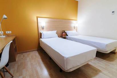 Habitación doble 2 camas del hotel B&B Las Rozas. Foto 2