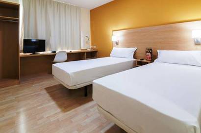 Habitación doble 2 camas del hotel B&B Las Rozas. Foto 3