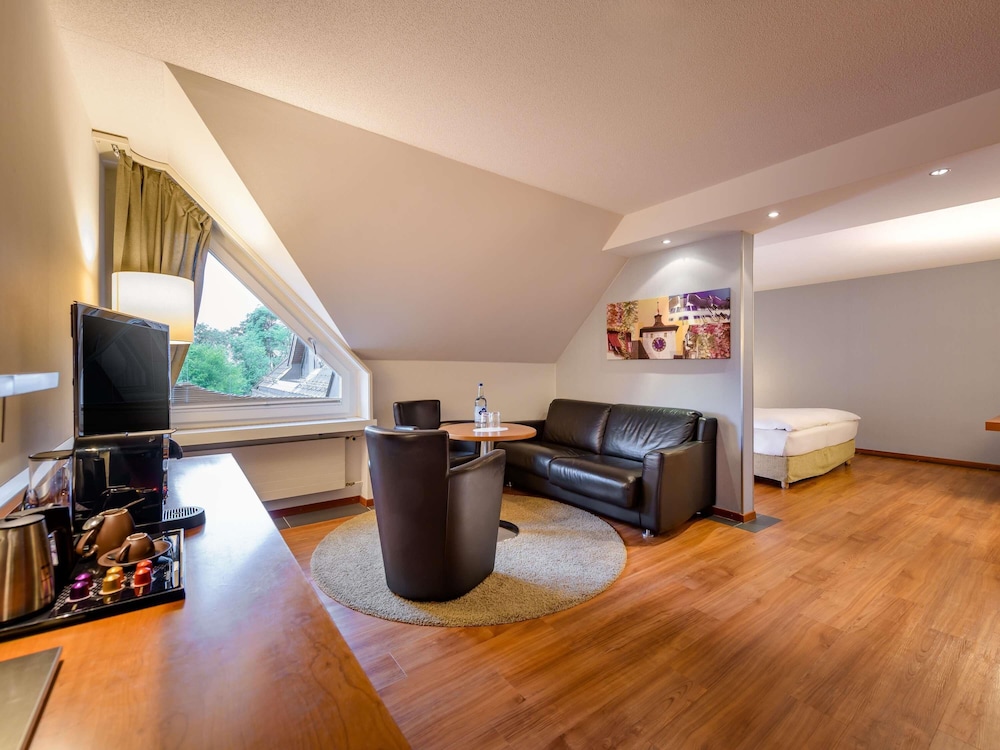 Habitación Premium, 1 cama de matrimonio grande del hotel Mövenpick Egerkingen. Foto 1