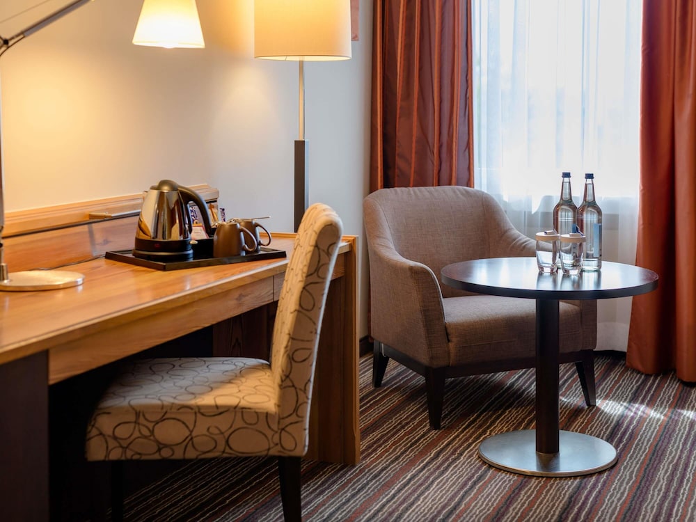 Habitación estándar, 1 cama de matrimonio del hotel Mövenpick Egerkingen. Foto 1