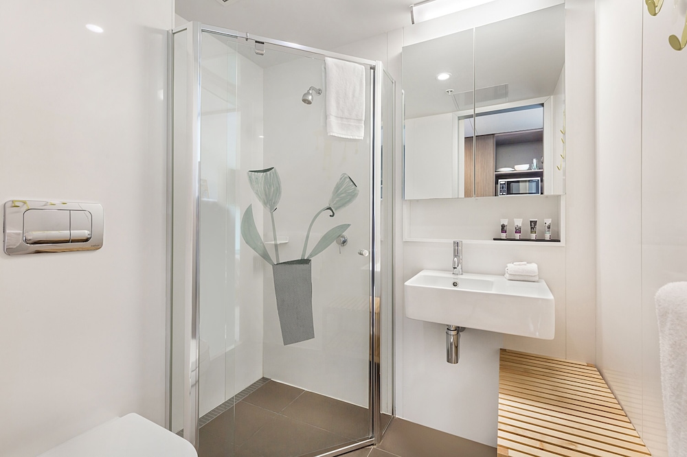 Habitación estándar con 2 camas individuales y balcón del hotel Mercure Bendigo Schaller. Foto 8