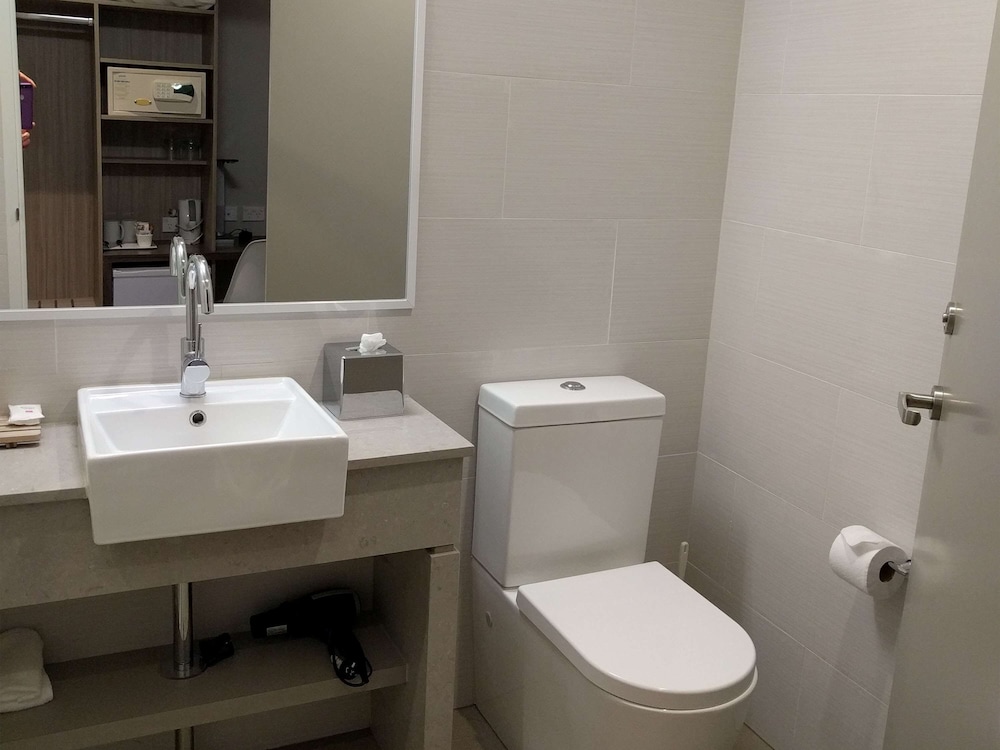 Habitación Estándar 2 Camas Individuales del hotel Ibis Styles The Entrance. Foto 9