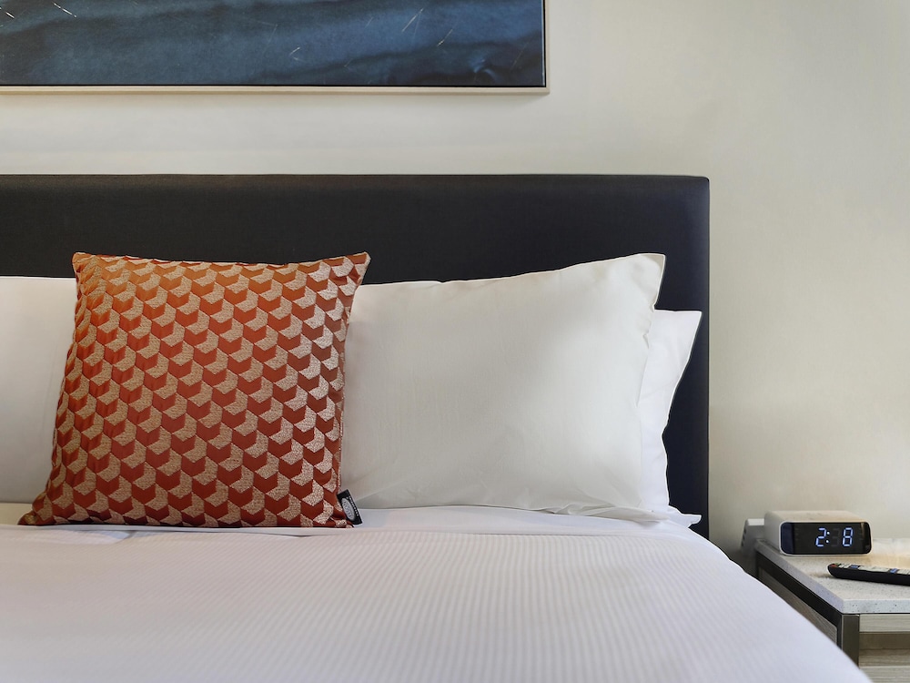 Habitación Estándar con cama Queen del hotel Breakfree On Broadway Sydney. Foto 1