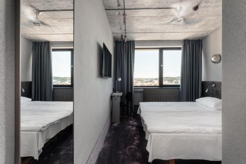 Habitación Doble Estándar con ventilador del hotel Panorama. Foto 15