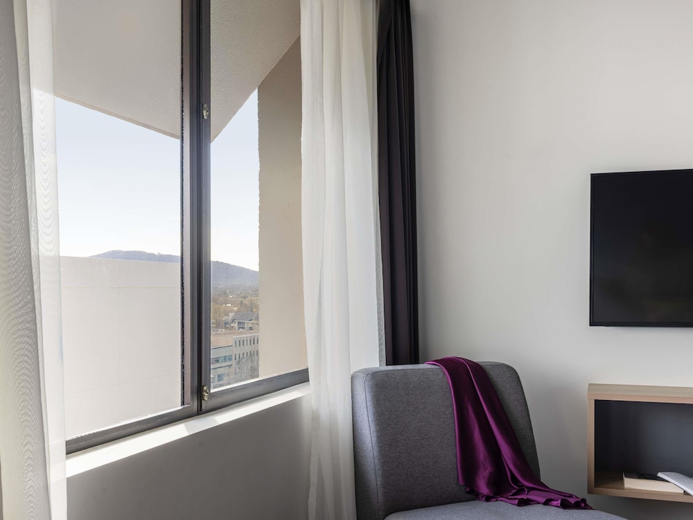 Suite con 1 cama King o 2 camas individuales del hotel Mantra Macarthur. Foto 8