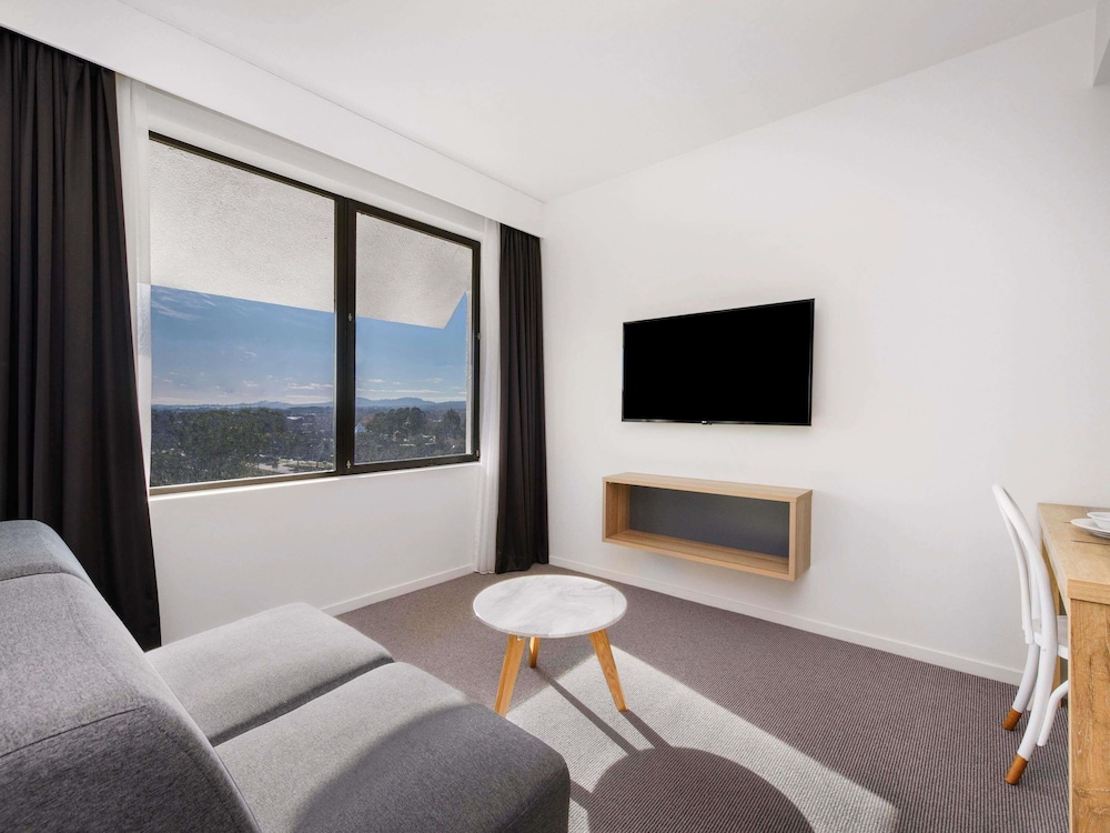 Suite con 1 cama King o 2 camas individuales del hotel Mantra Macarthur. Foto 9
