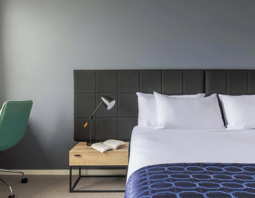 Estudio Deluxe, 1 cama de matrimonio grande del hotel Mantra Macarthur. Foto 4