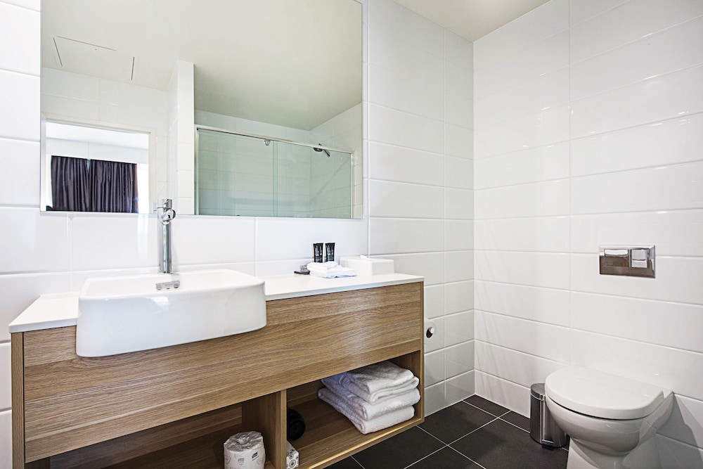 Estudio Deluxe con 1 cama King del hotel Mantra Macarthur. Foto 13