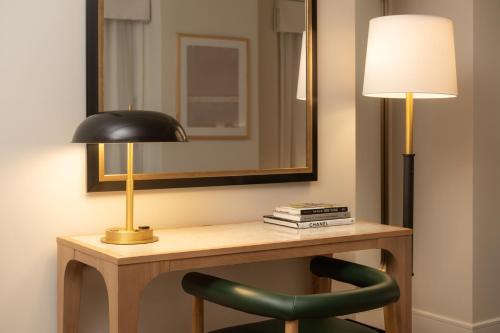 Habitación adaptada para personas con movilidad reducida - Cama grande del hotel Aura Times Square. Foto 3