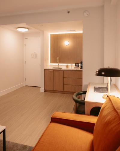 Suite del hotel Aura Times Square. Foto 1