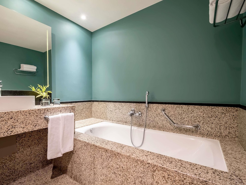 Habitación ejecutiva, 2 camas individuales, bañera del hotel Pullman São Paulo Guarulhos Airport. Foto 6