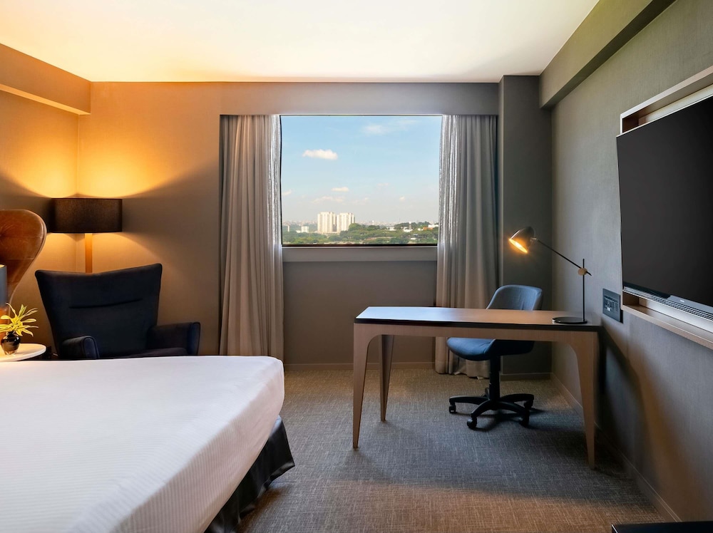 Habitación Ejecutiva Premium, 1 cama King, bañera, Acceso al Club Lounge del hotel Pullman São Paulo Guarulhos Airport. Foto 3