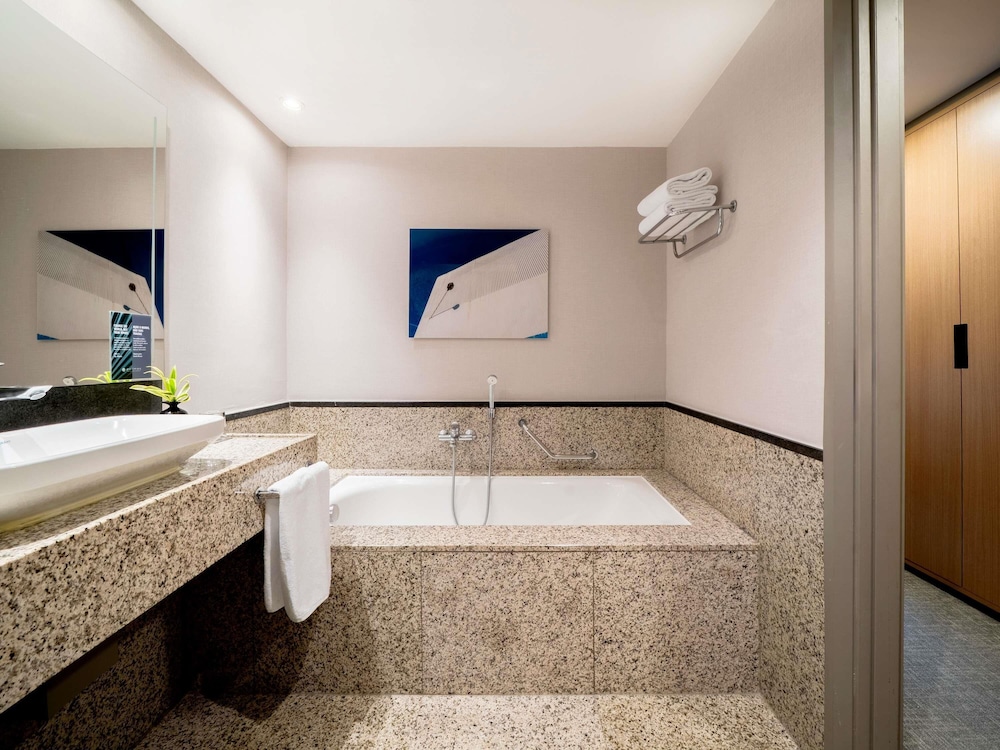 Habitación Ejecutiva Premium, 1 cama King, bañera, Acceso al Club Lounge del hotel Pullman São Paulo Guarulhos Airport. Foto 5