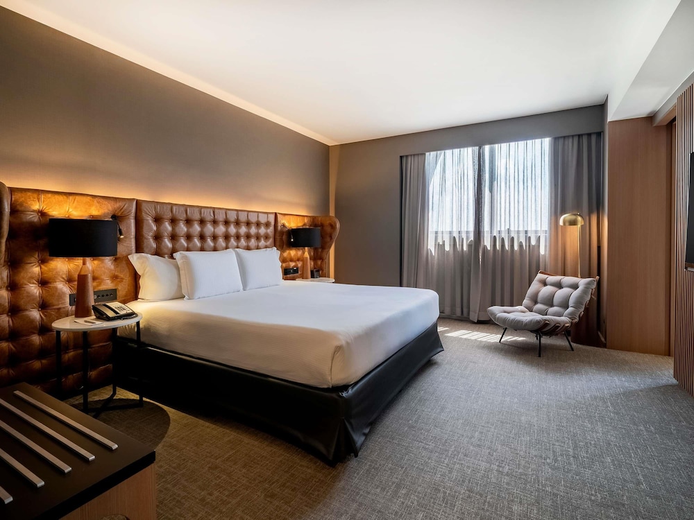 Suite ejecutiva, 1 cama de matrimonio grande, Acceso al salón del club del hotel Pullman São Paulo Guarulhos Airport