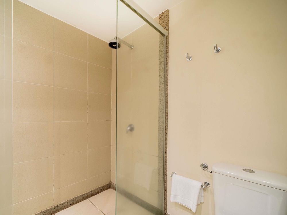 Habitación de lujo, 2 camas individuales del hotel Pullman São Paulo Guarulhos Airport. Foto 6