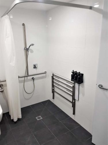Acceso Especial con Cama King del hotel Mantra Albury. Foto 1