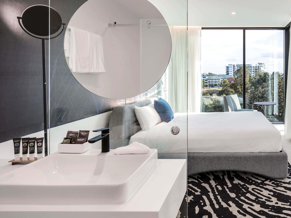 Suite Junior 'N' con 1 cama King y 1 sofá - cama del hotel Novotel Brisbane South Bank