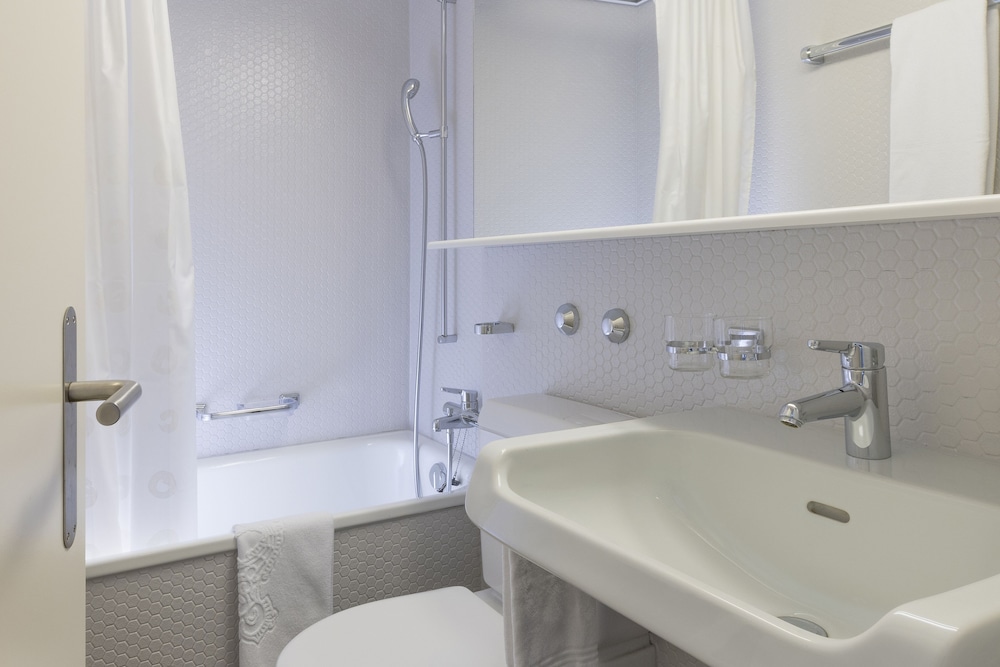 Habitación Individual Estándar del hotel Mercure Lenzburg Krone. Foto 4